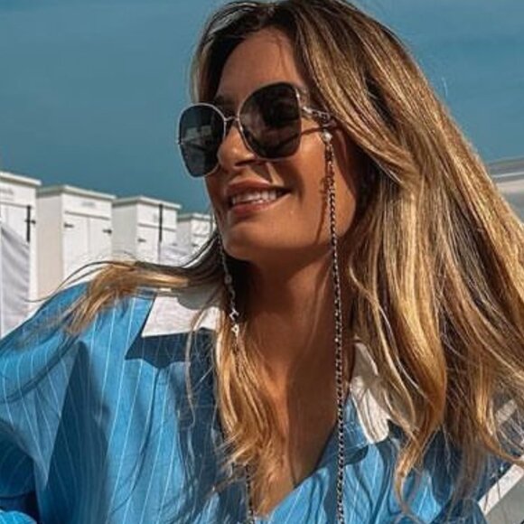 Chanel Butterfly Sunglasses with pearl leather chain - Picture 2 of 15